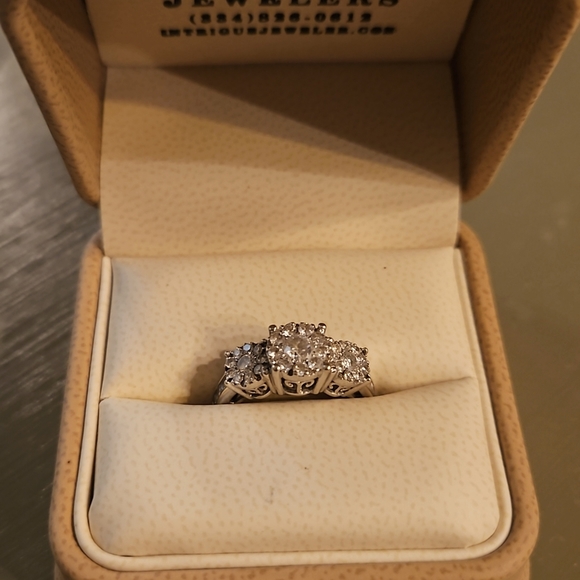 Diamond Engagement Ring. Size 5 - Picture 1 of 3